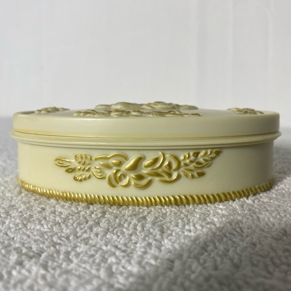 Vintage Beige Plastic Felt Lined Trinket Box - Picture 4 of 10